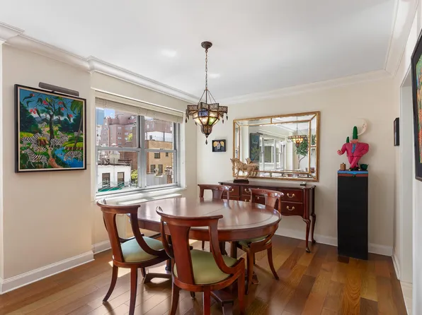 650 Park Avenue image 3 of 6