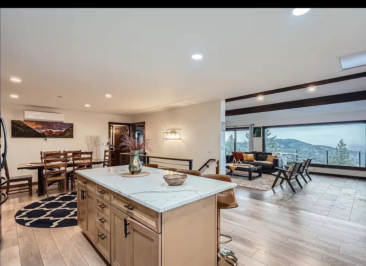 4 bed, 2816 sqft, $5,500 — Photo 3