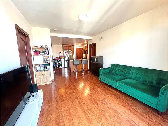 5th image of 1737 E 21st St #6A