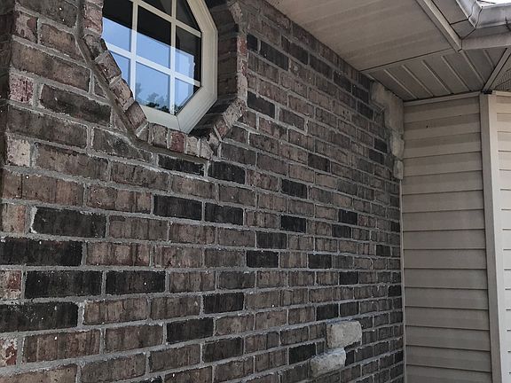 3rd image of 513 E Denton Cir