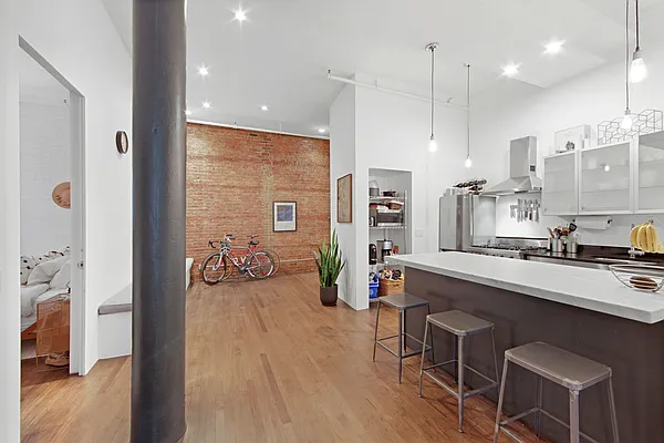 Sold by Tabak Real Estate | media 3