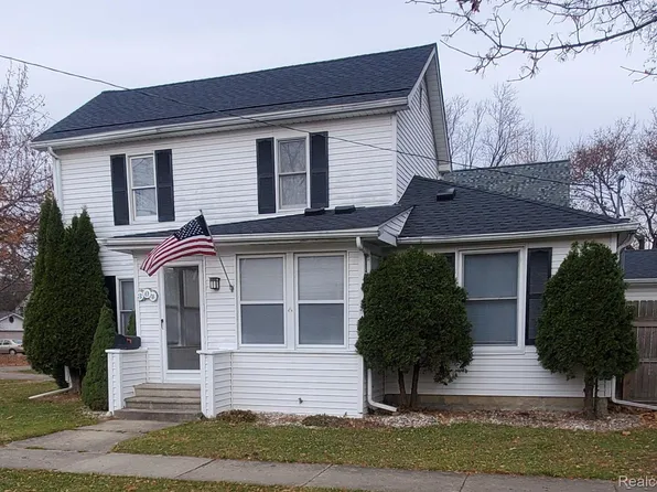 304 Summit St, Howell, MI 48843