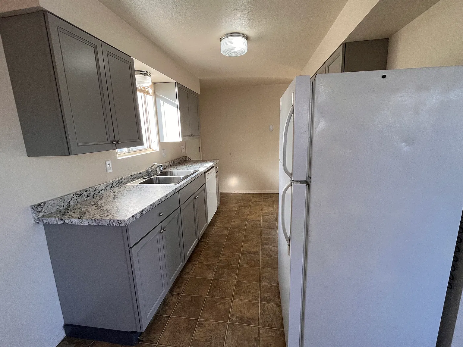 2 bed, 985 sqft, $1,195 — Photo 2