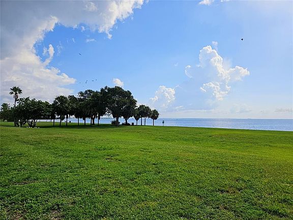 3rd image of 2027 Beach Dr SE