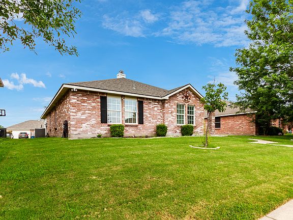 4th image of 3006 Lake Vista Dr