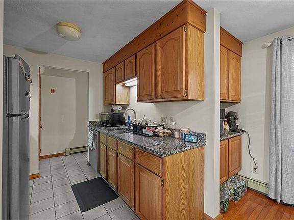 2nd image of 918-920 Roger Williams Ave E