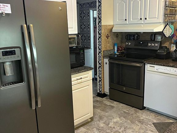 5th image of 15581 Brookridge Blvd