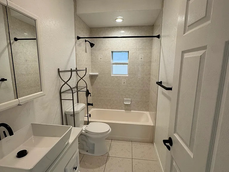 1116 Cocoanut Ave #13 — Photo 6
