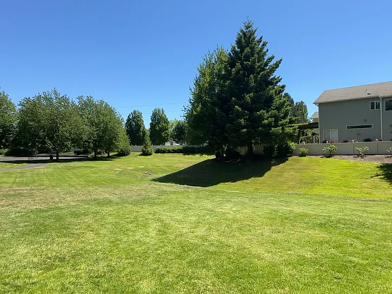 2302 SE 175th Ave — Photo 28