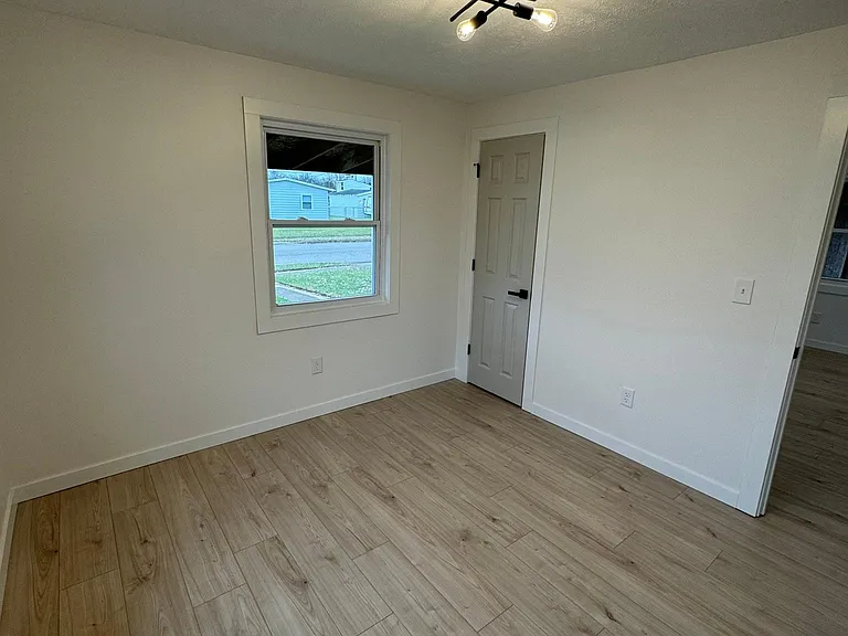 705 Brookfield Dr — Photo 16