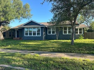 615 E Henderson St, Bishop, TX 78343