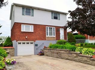 301 Meadowlark Ln, West Mifflin, PA 15122