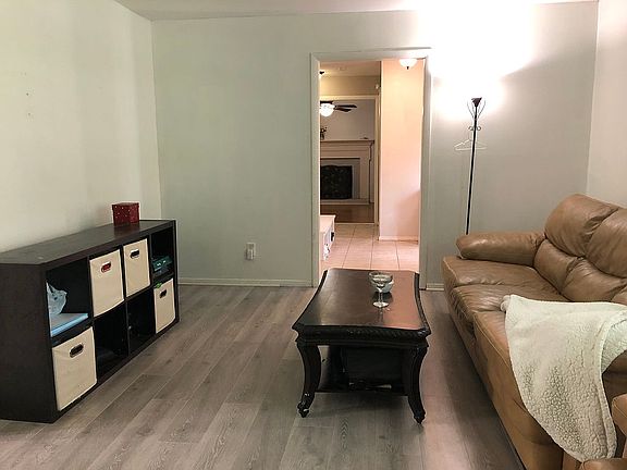 4th image of 408 W Montcastle Dr