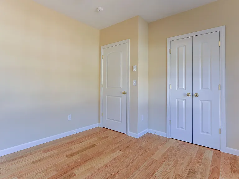51 Warner St — Photo 17