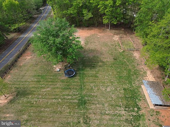 3rd image of 1271 Doctors Rd