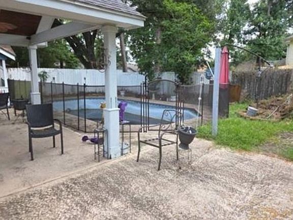 4th image of 24015 Spring Briar Ln