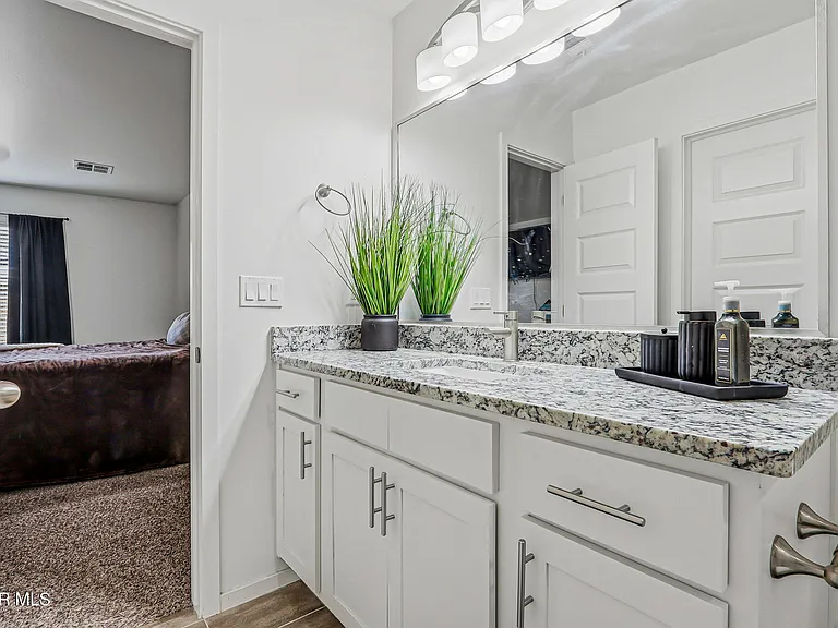 15252 Apex Ct — Photo 32