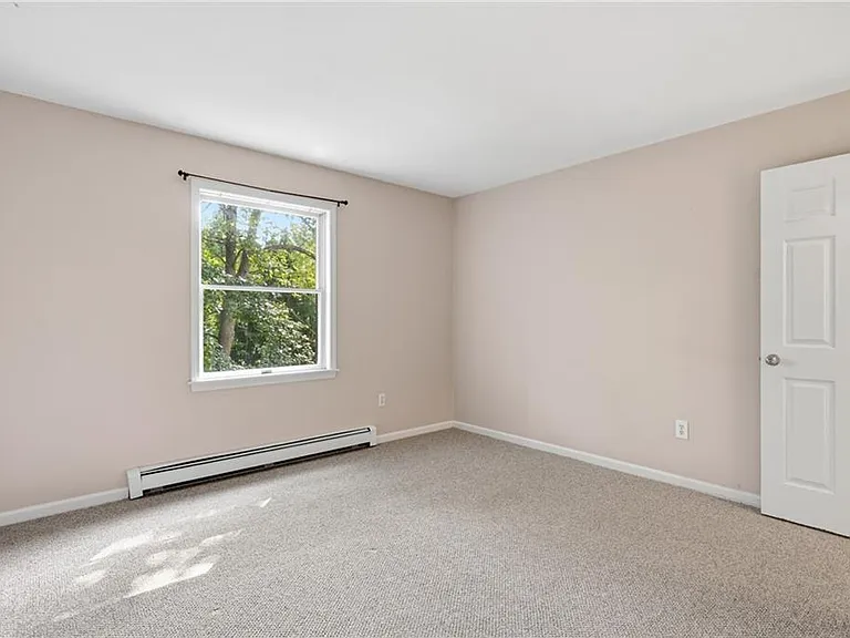 2 Lafayette Dr — Photo 25