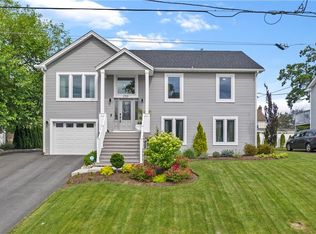 150 Calaman Rd, Cranston, RI 02910