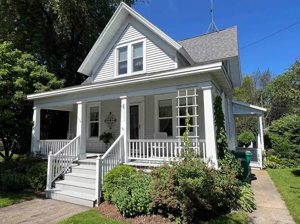 115 Hattie St, Marinette, WI 54143