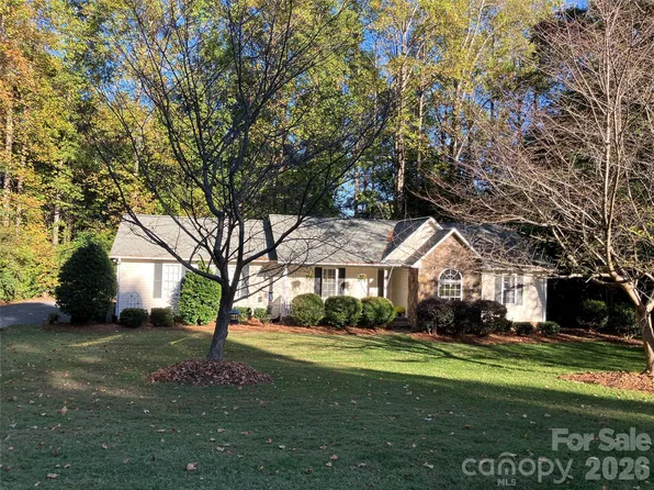 341 S Main St, New London, NC 28127