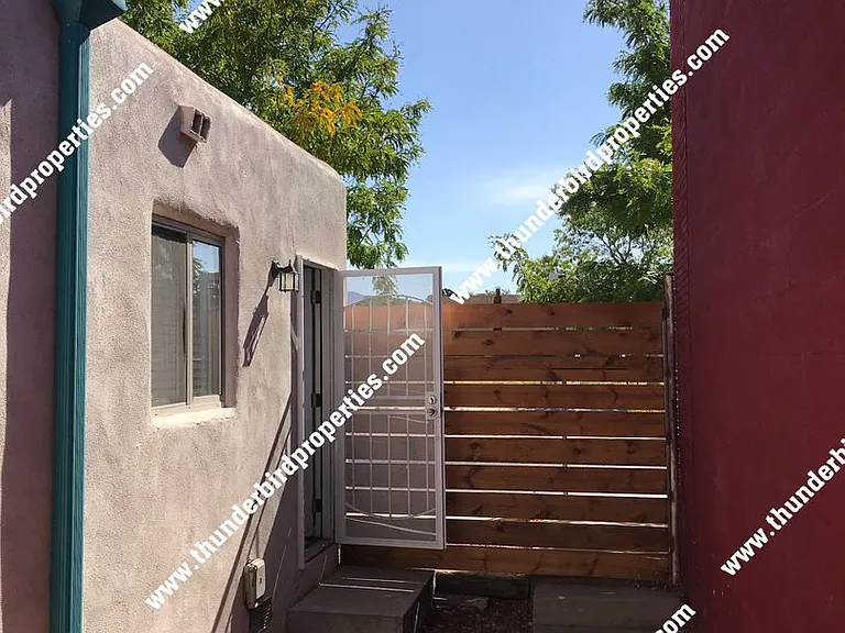 1225 San Mateo Blvd SE — Photo 5