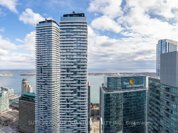 65 Bremner Blvd Space H5304, Toronto, ON M5J 0A7