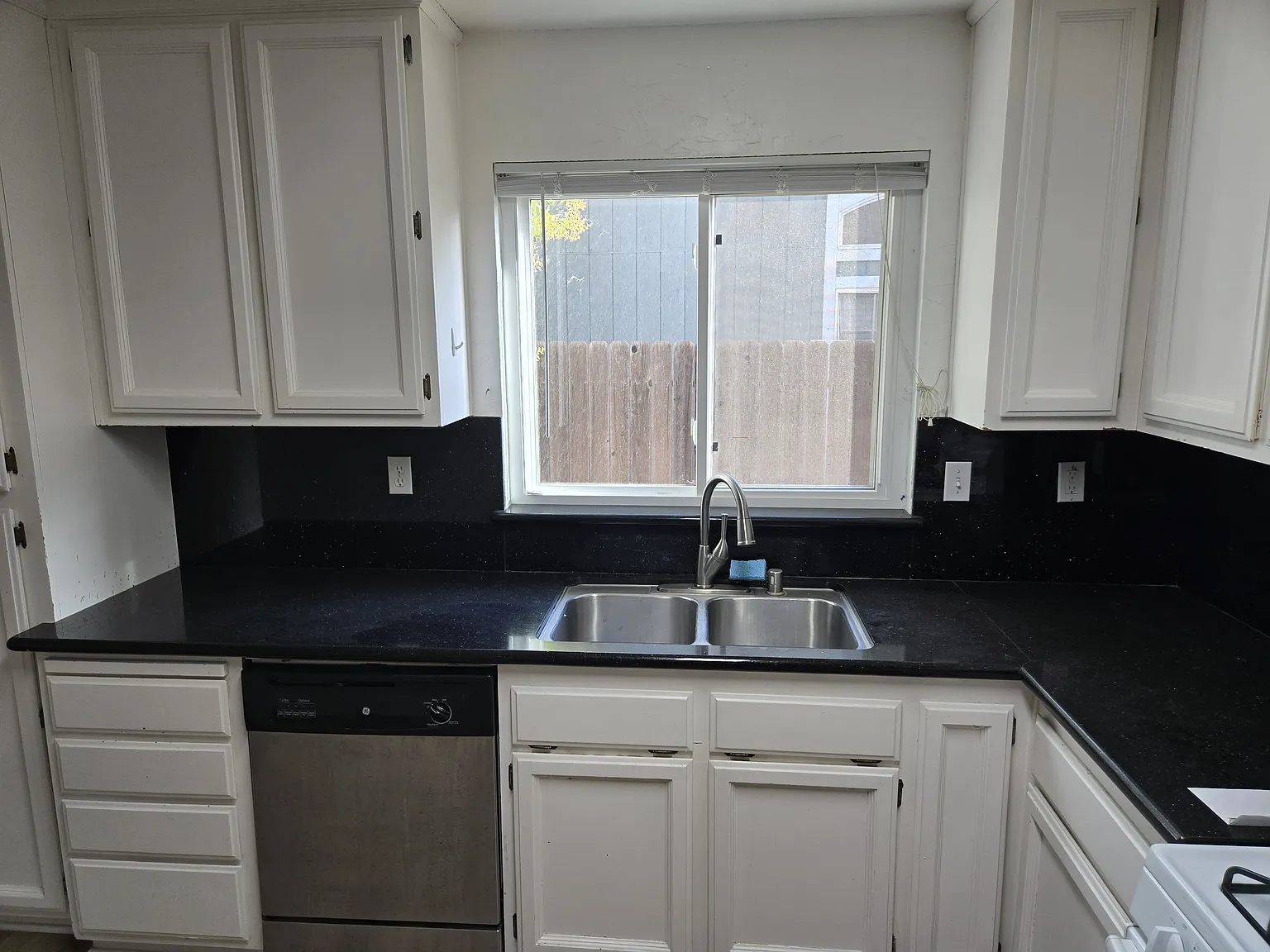 3 bed, 1668 sqft, $2,750 — Photo 2