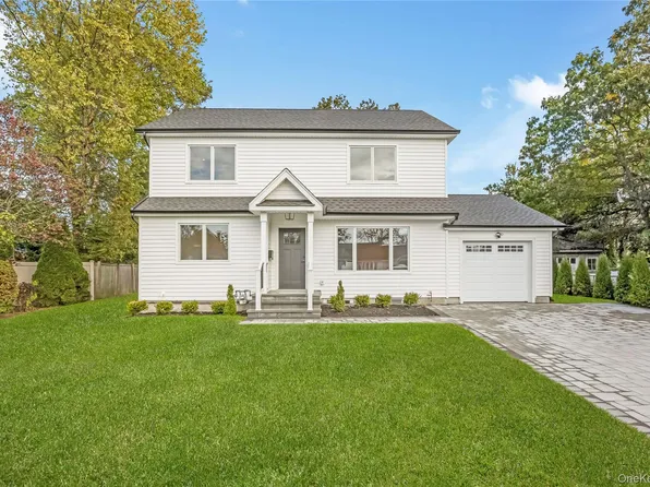 985 Douglas Ave, Wantagh, NY 11793