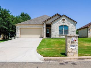131 Pinehurst St, Meadowlakes, TX 78654