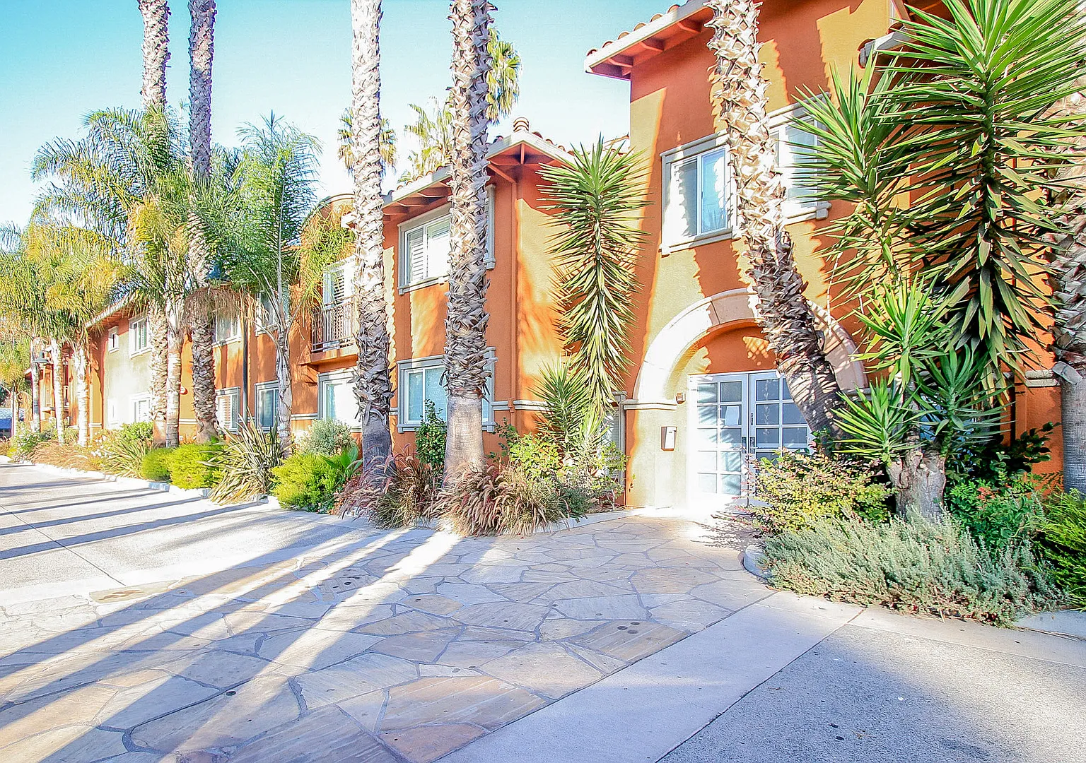 A Fantastic 1 Bedroom 1 Bath Condo with shared Garage in Santa Clara! — Photo 1
