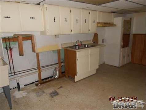 3rd image of 5929 Rockland Ct