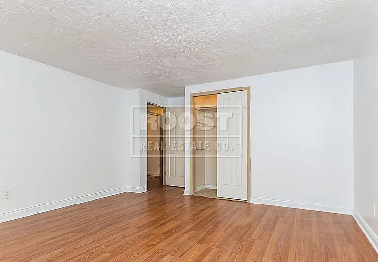 2600 Brookdale Dr — Photo 9