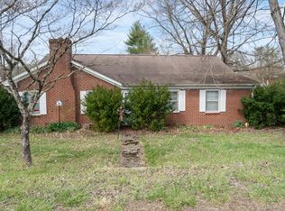 510 W Glade St, Glade Spring, VA 24340
