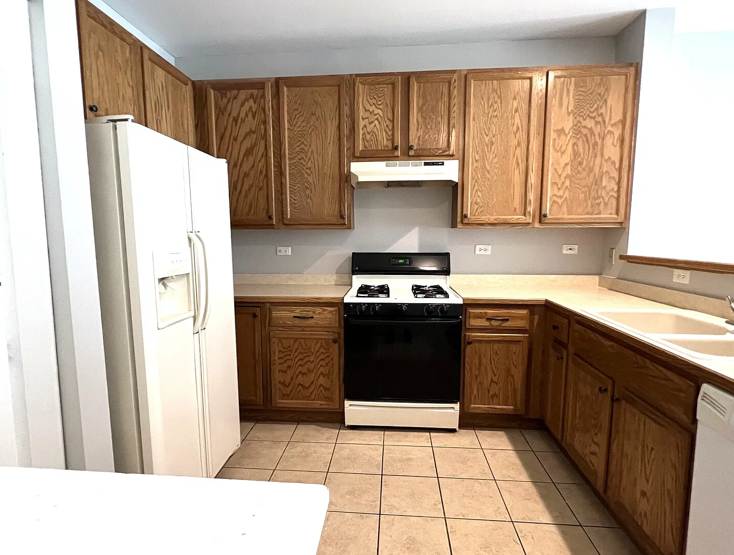 2 bed, 2.5 bath, 1412 sqft, $2,300 — Photo 2