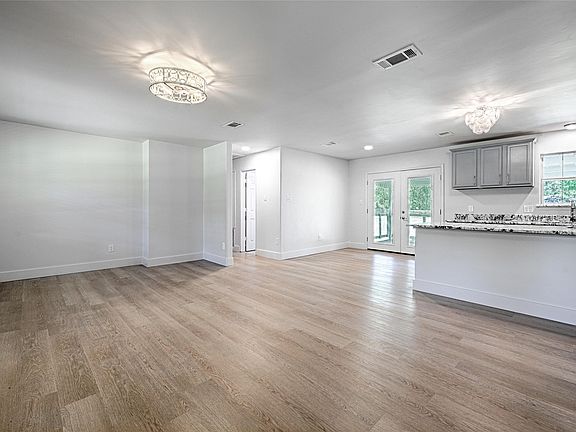 3rd image of 120 Janice Ln