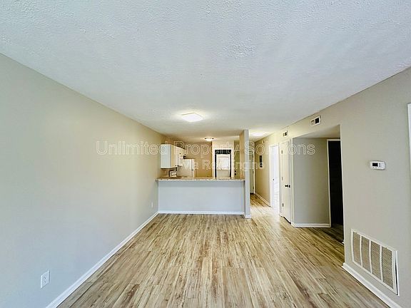 3rd image of 213 Sunn Aire Ct APT C