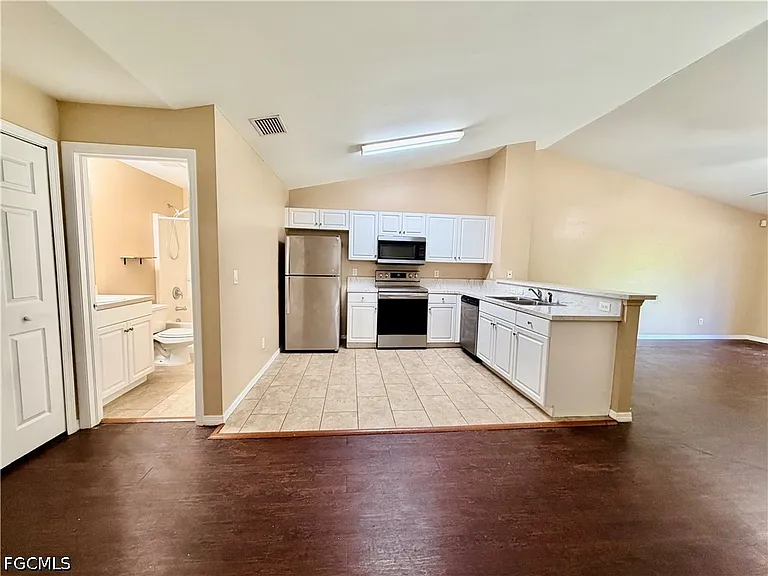 348 Bell Blvd S — Photo 10