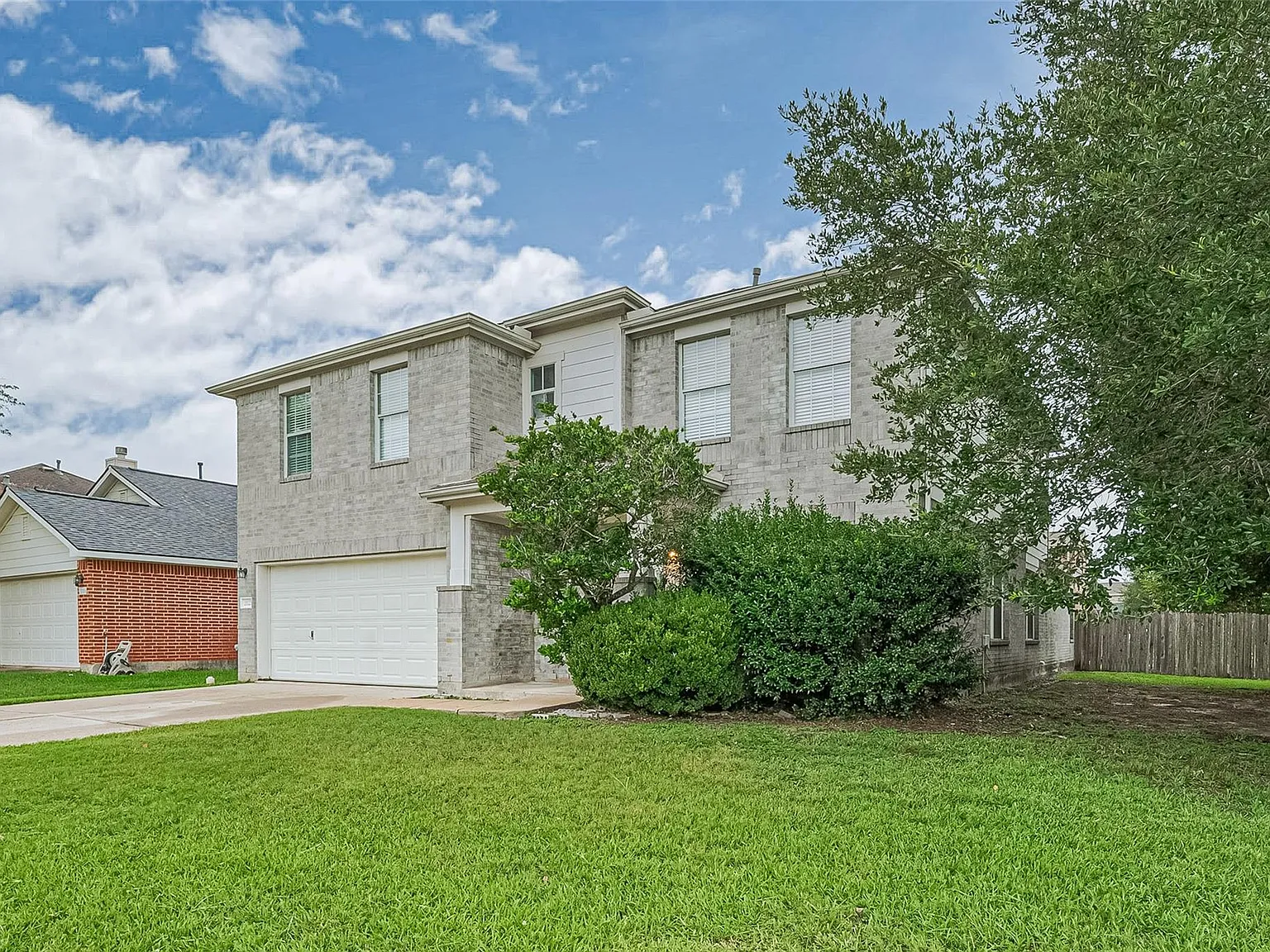 5 bed, 3.5 bath, 3396 sqft, $2,600 — Photo 3