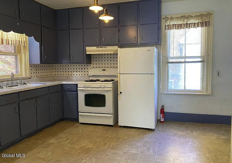 2nd image of 6 Webster Street