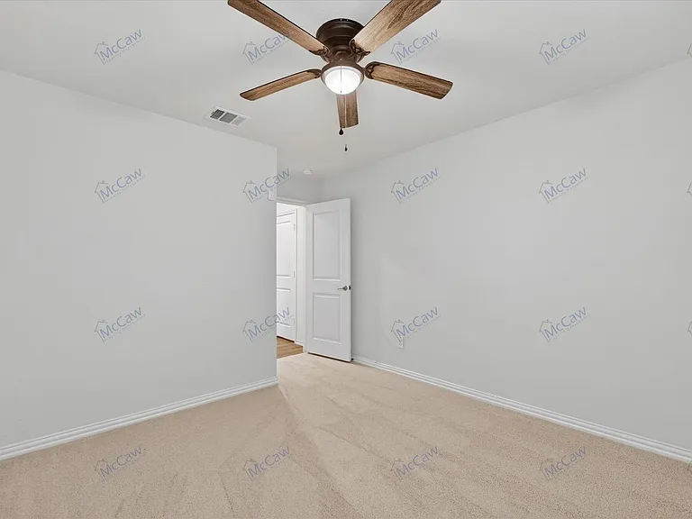 800 Windmill St — Photo 11