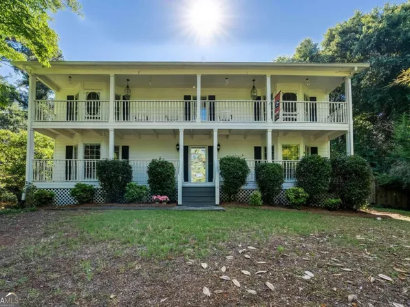 913 Rhett Ct NE, Kennesaw, GA 30144