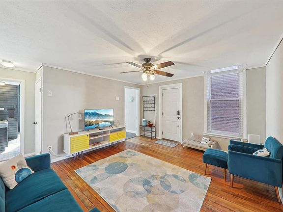 5th image of 2322 Michigan Ave