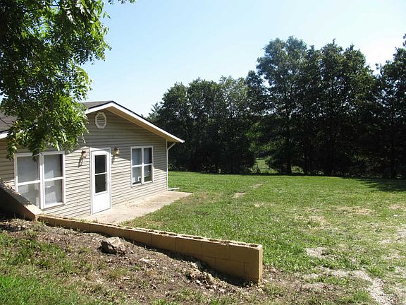2nd image of 5050 Sanders Dr