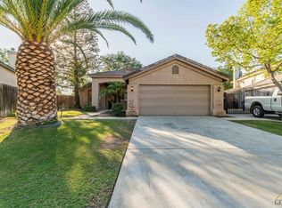 823 Augusta Hills Dr, Bakersfield, CA 93312