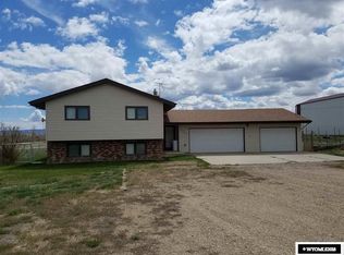 7541 Lake Dr, Evansville, WY 82636