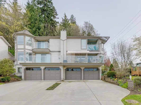 8376 Centre St, Delta, BC V4C 3X4