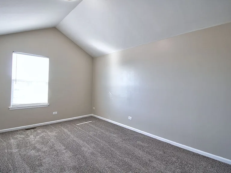 1504 Pheasant Landing Dr — Photo 13