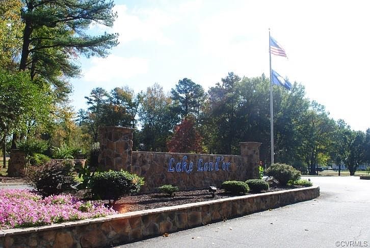 2nd image of 410 Land Or Dr