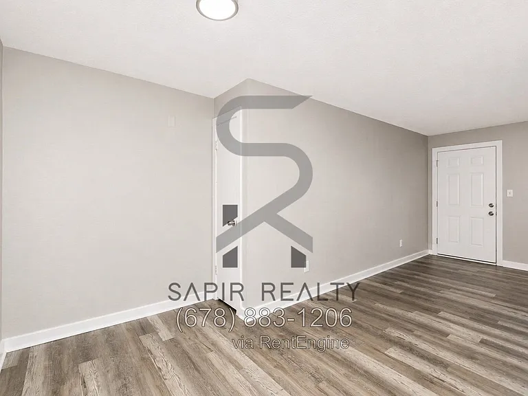 2065 Alison Ct SW #4 — Photo 8